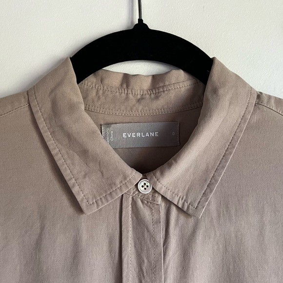 Everlane The Utility Shirt in Washable Silk ‘Burnt Sugar’  Brown Size 0 $150 - Picture 5 of 15